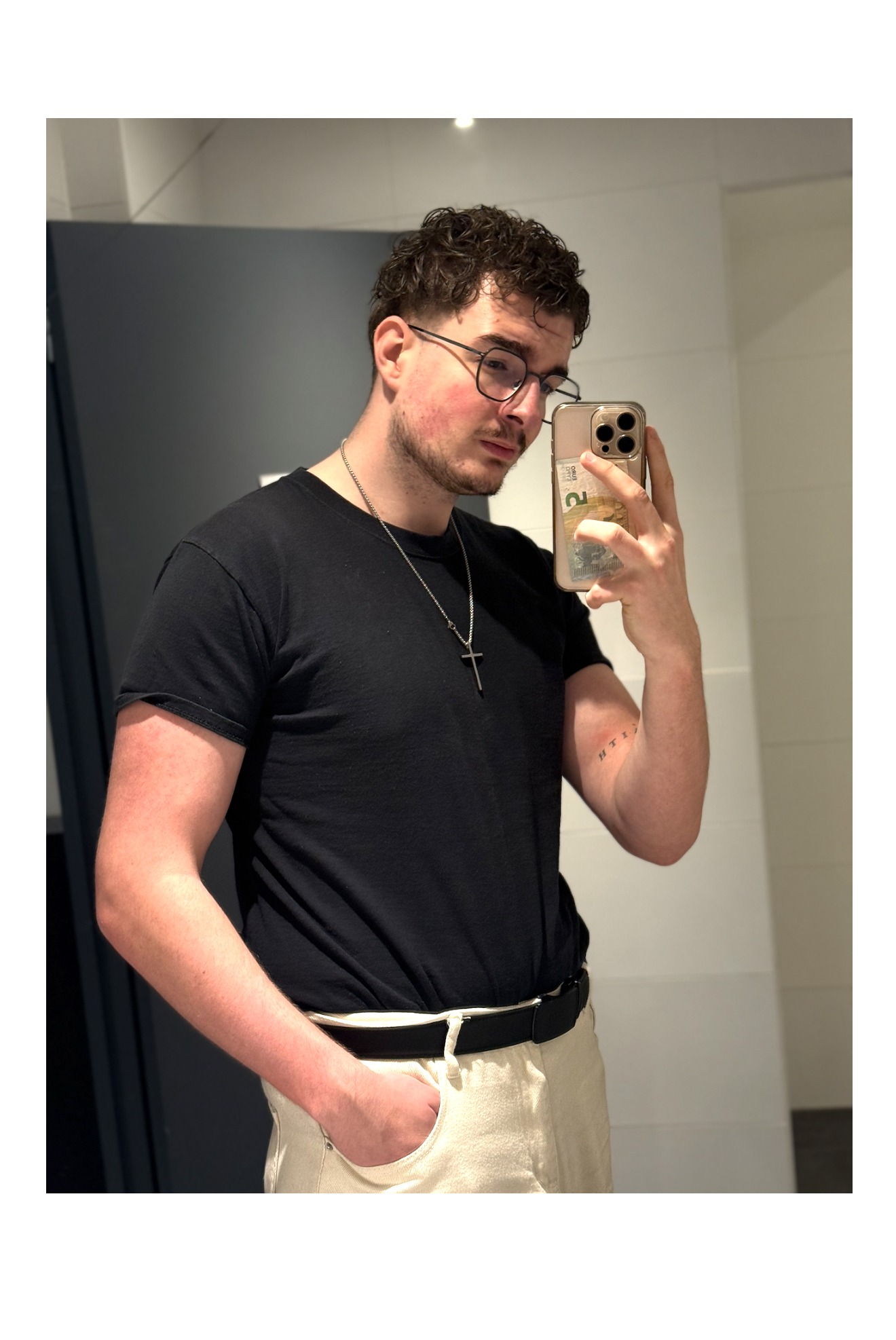 Profil de Djemmel, 21 ans, Drague gay à La Rösa
