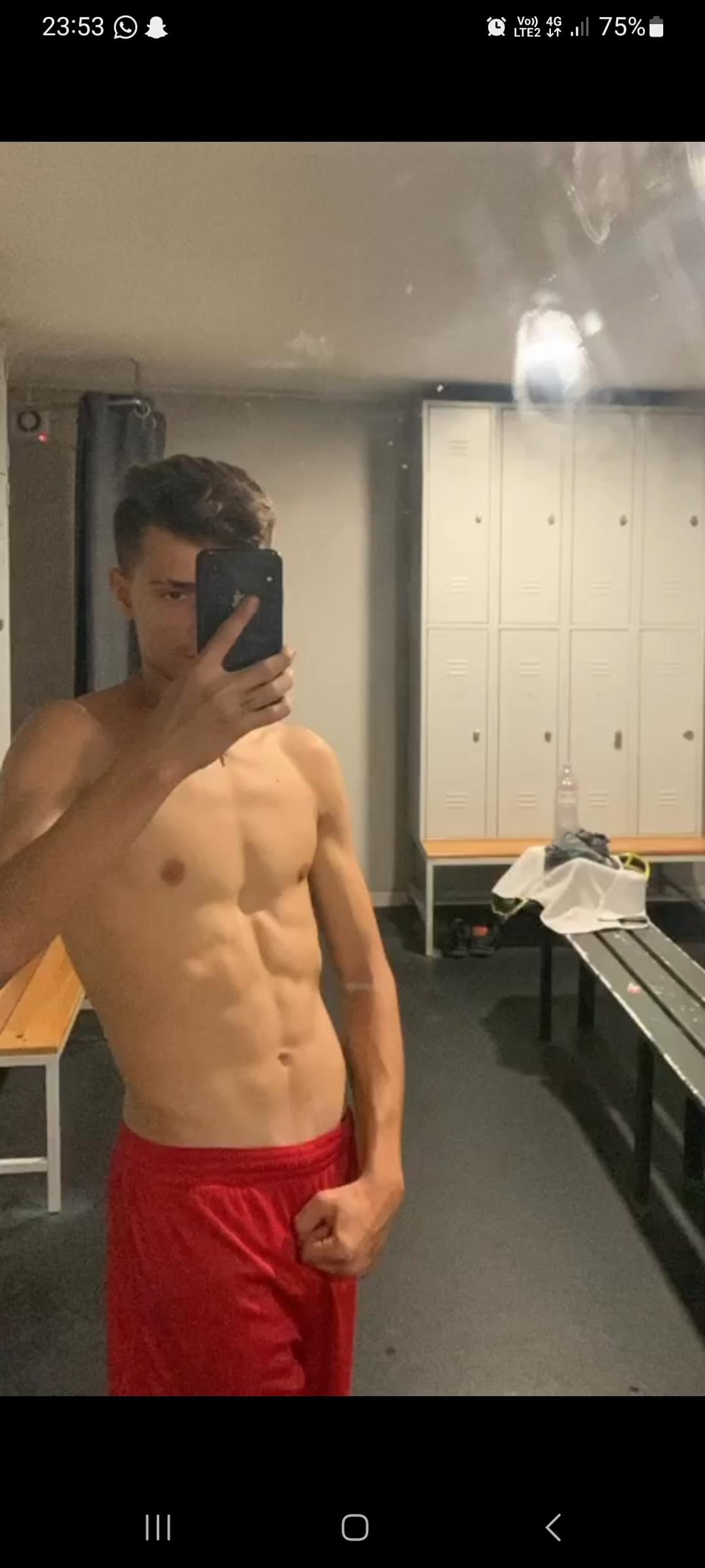 Profil de Berkant, 20 ans, Drague gay à Bichwil