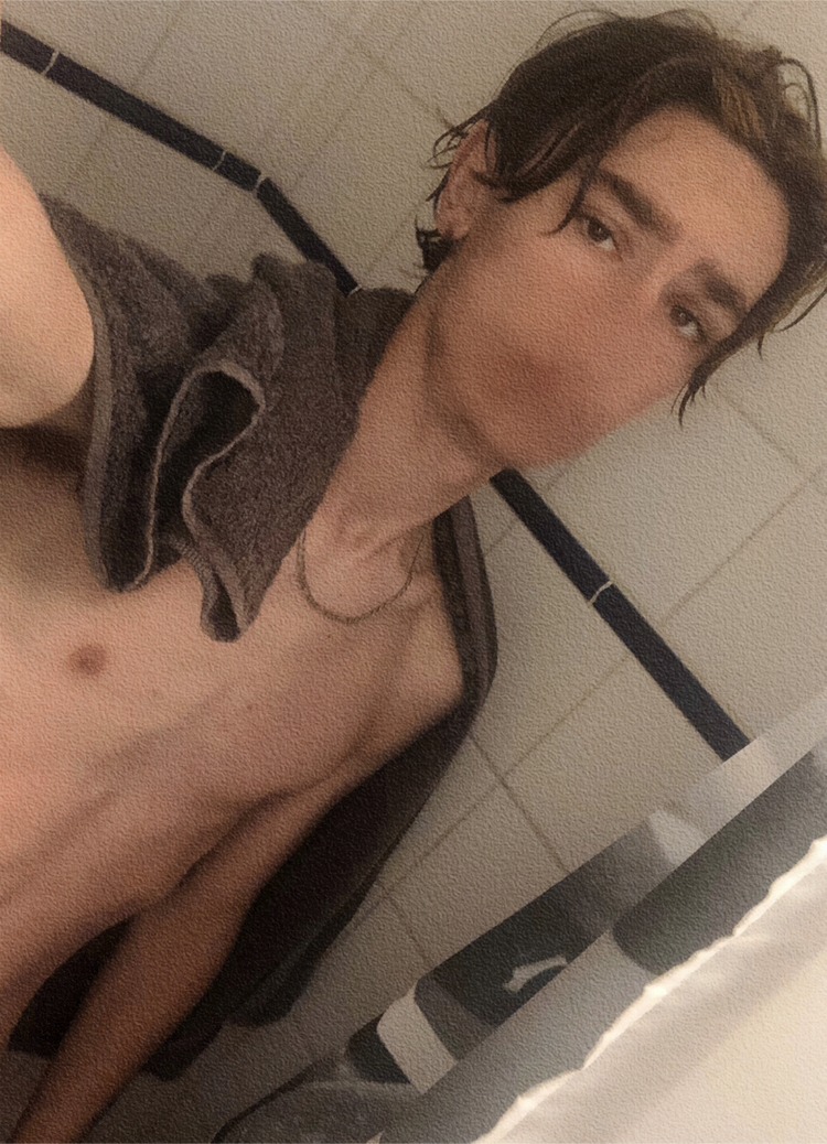 Profil de Johnny, 19 ans, Drague gay à Agasul