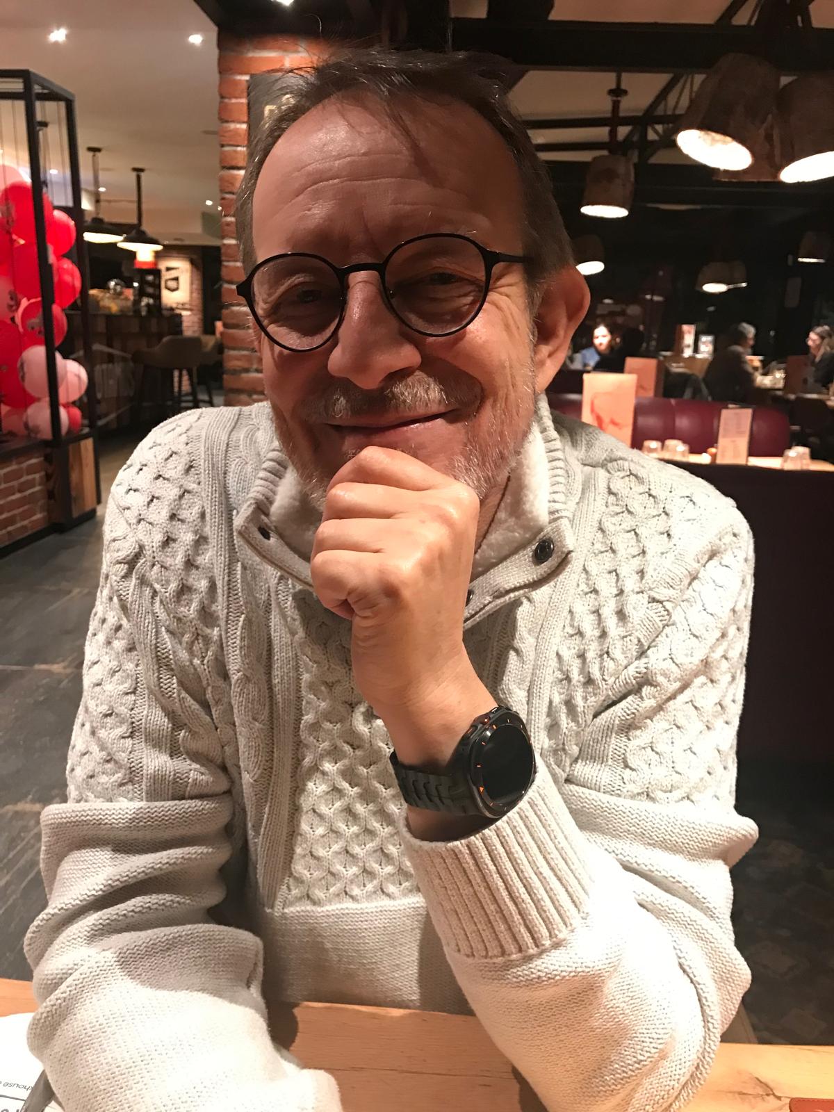 Profil de Philogene, 53 ans, Drague gay à Bigenthal