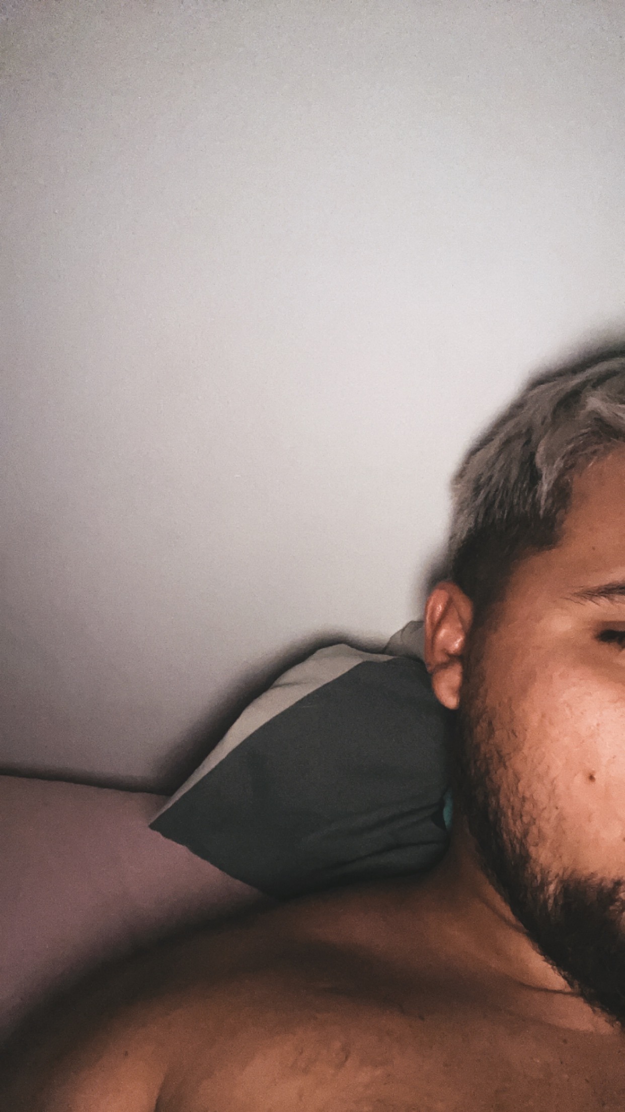 Profil de Wacil, 23 ans, Drague gay à Pugerna