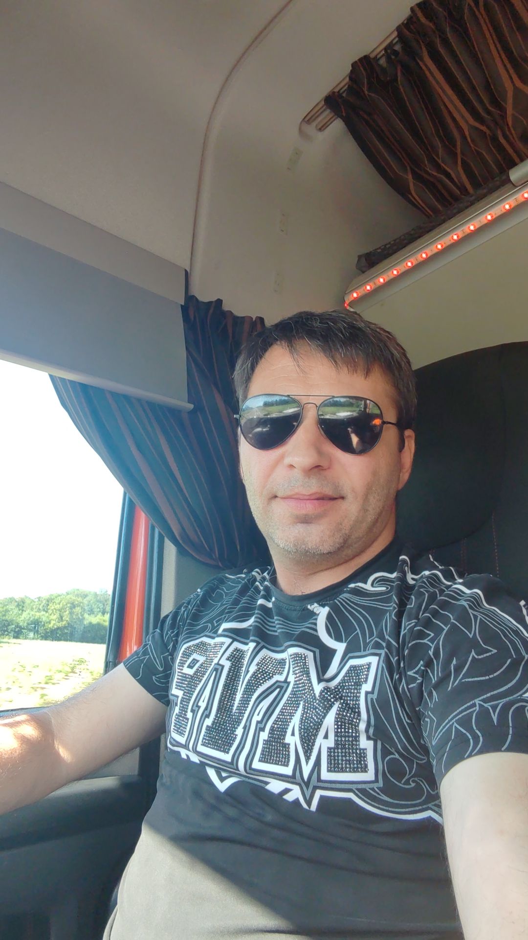 Profil de Najah, 48 ans, Drague gay à St. Antönien