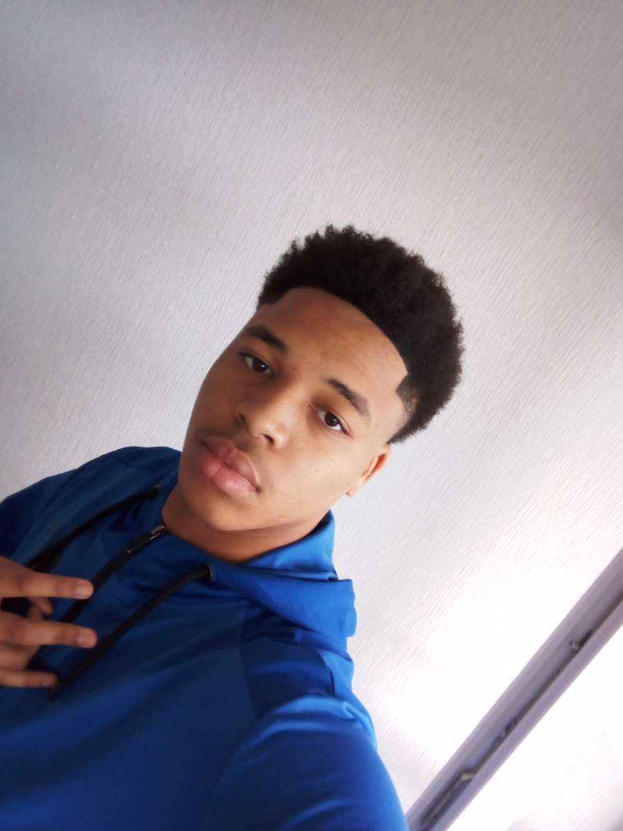 Profil de Nahid, 20 ans, Drague gay à Udligenswil