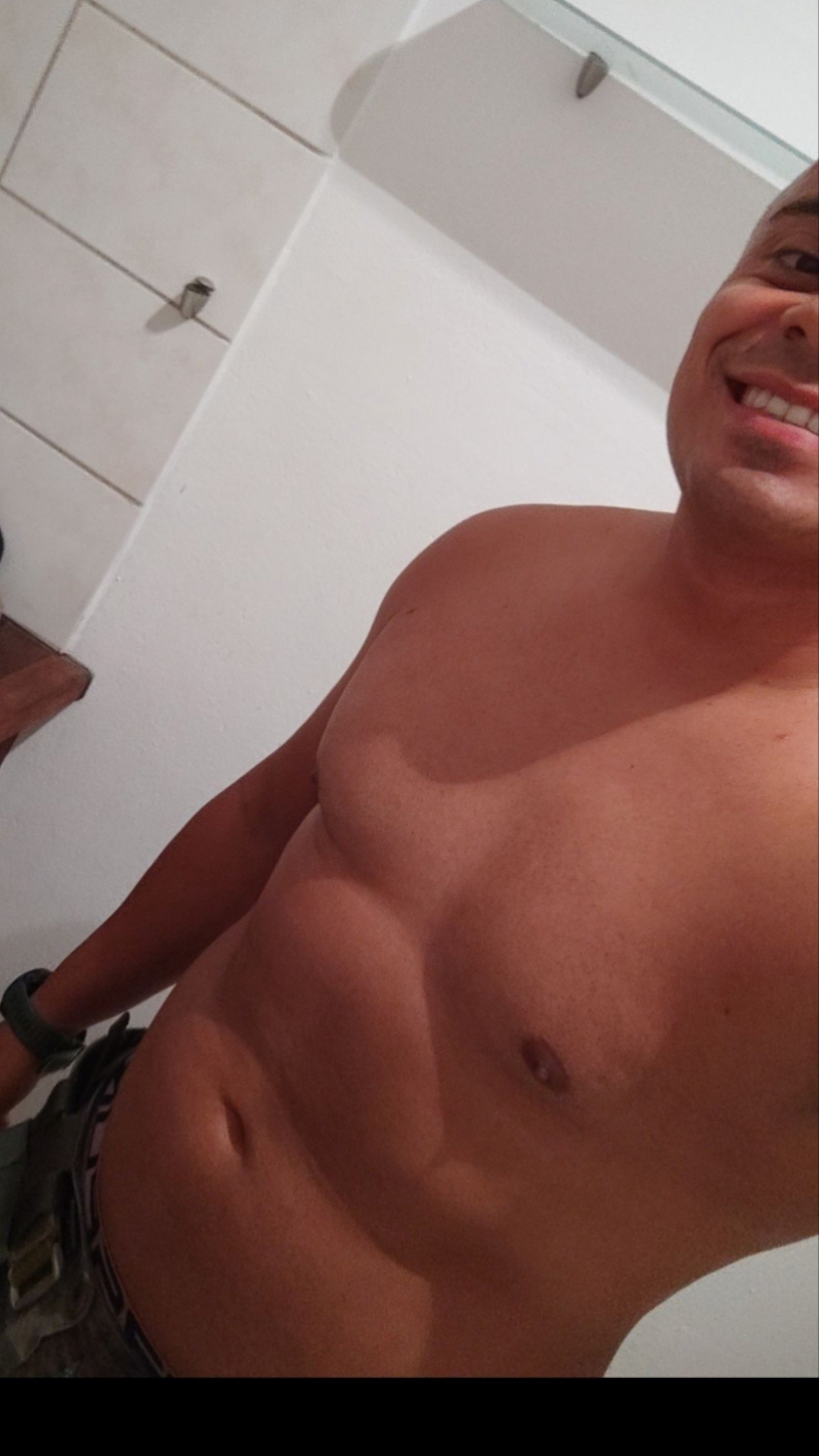 Profil de Makhlouf, 31 ans, Drague gay à Travers