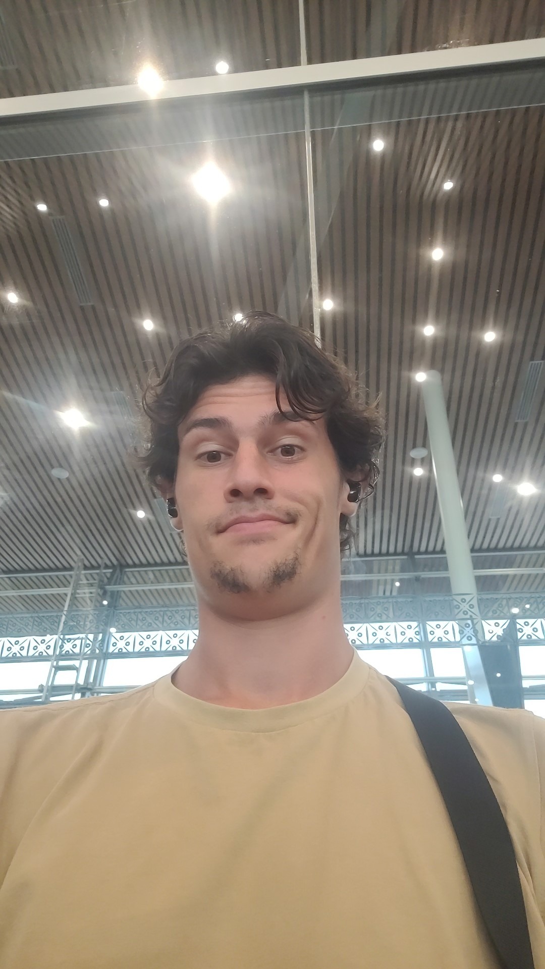 Profil de Izac, 22 ans, Drague gay à Morgarten