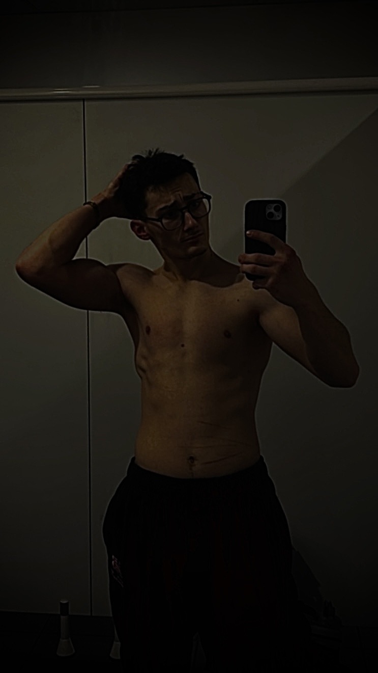 Profil de Constantin, 26 ans, Drague gay à Dully