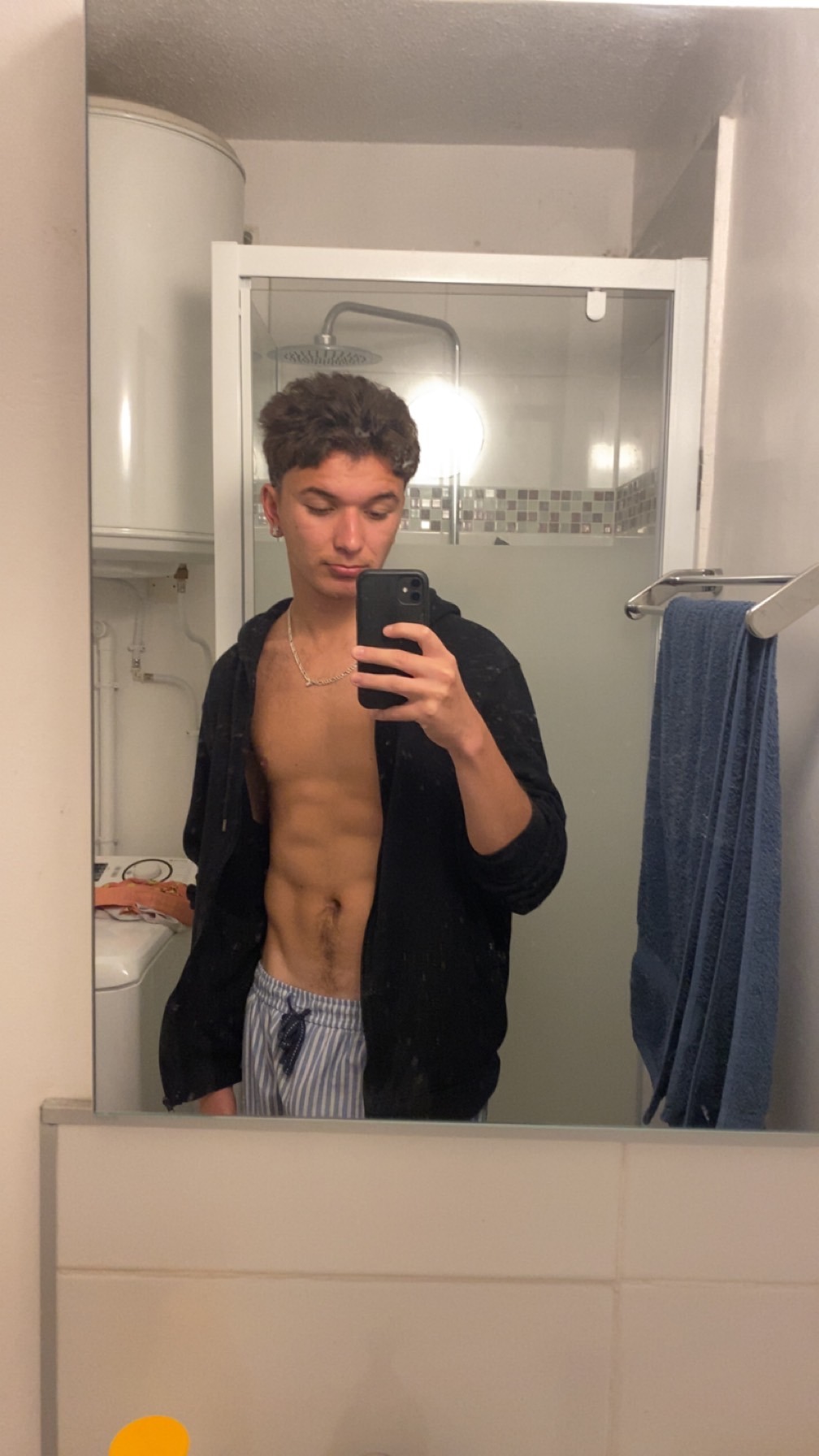 Profil de Leonel, 21 ans, Drague gay à Langwies
