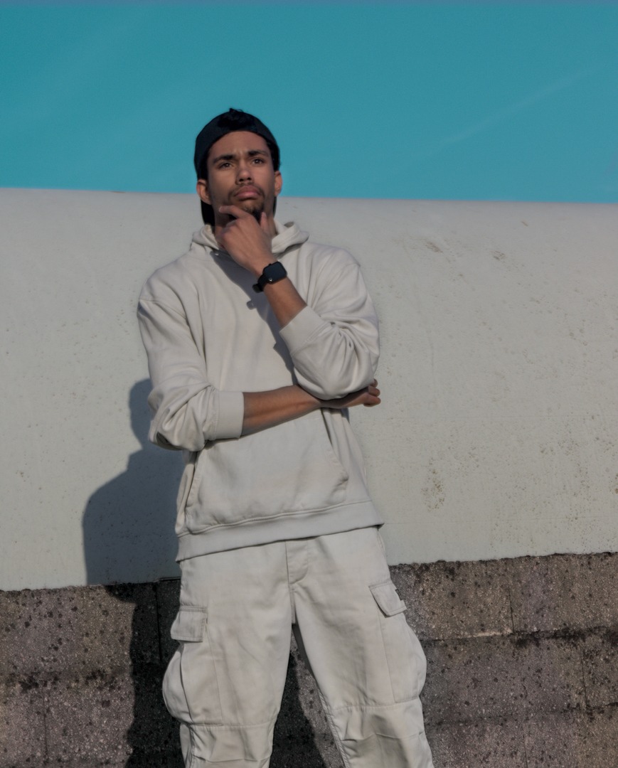 Profil de Mohsen, 25 ans, Drague gay à Viano