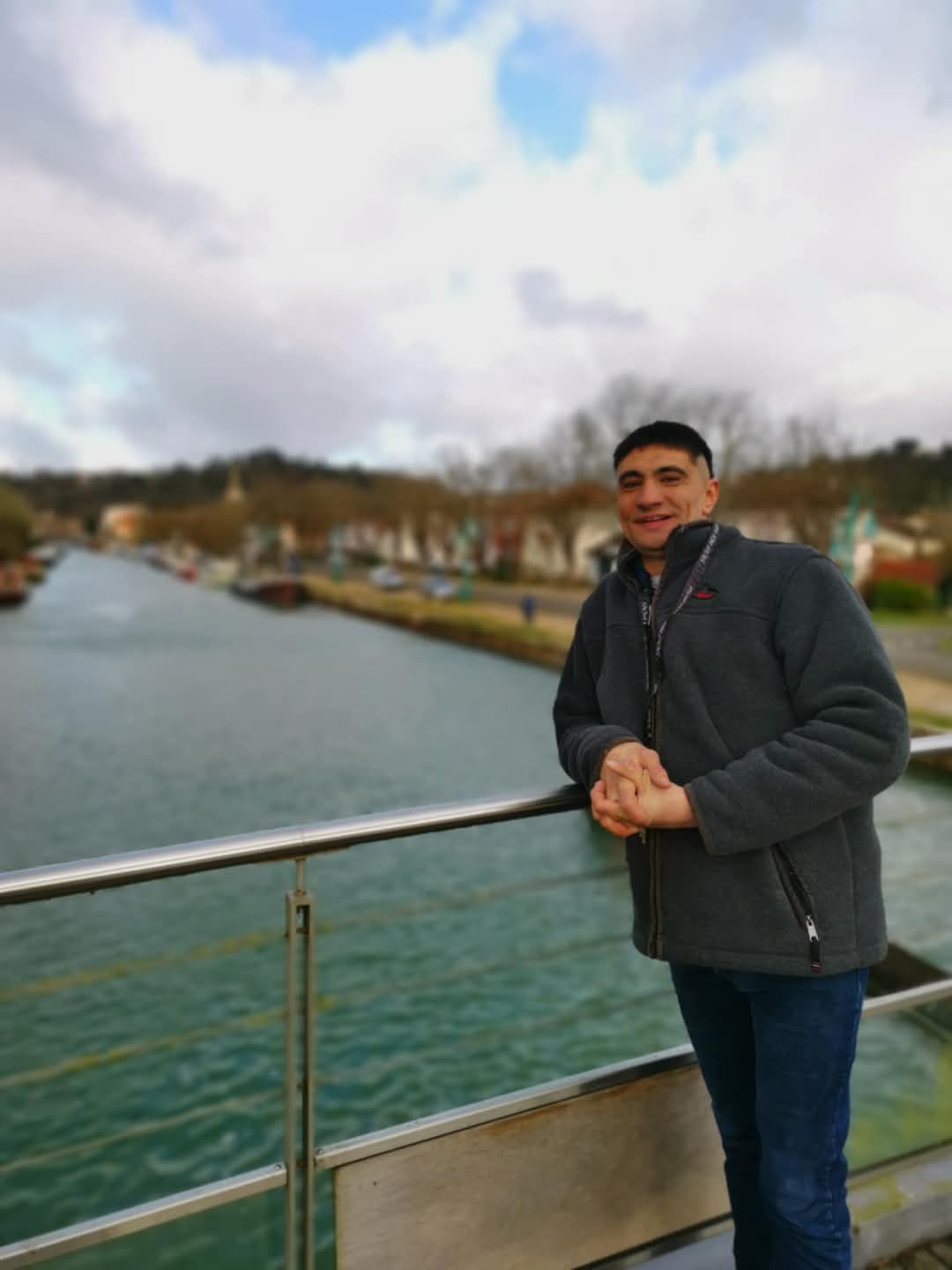 Profil de Aslane, 35 ans, Drague gay à Lauperswil