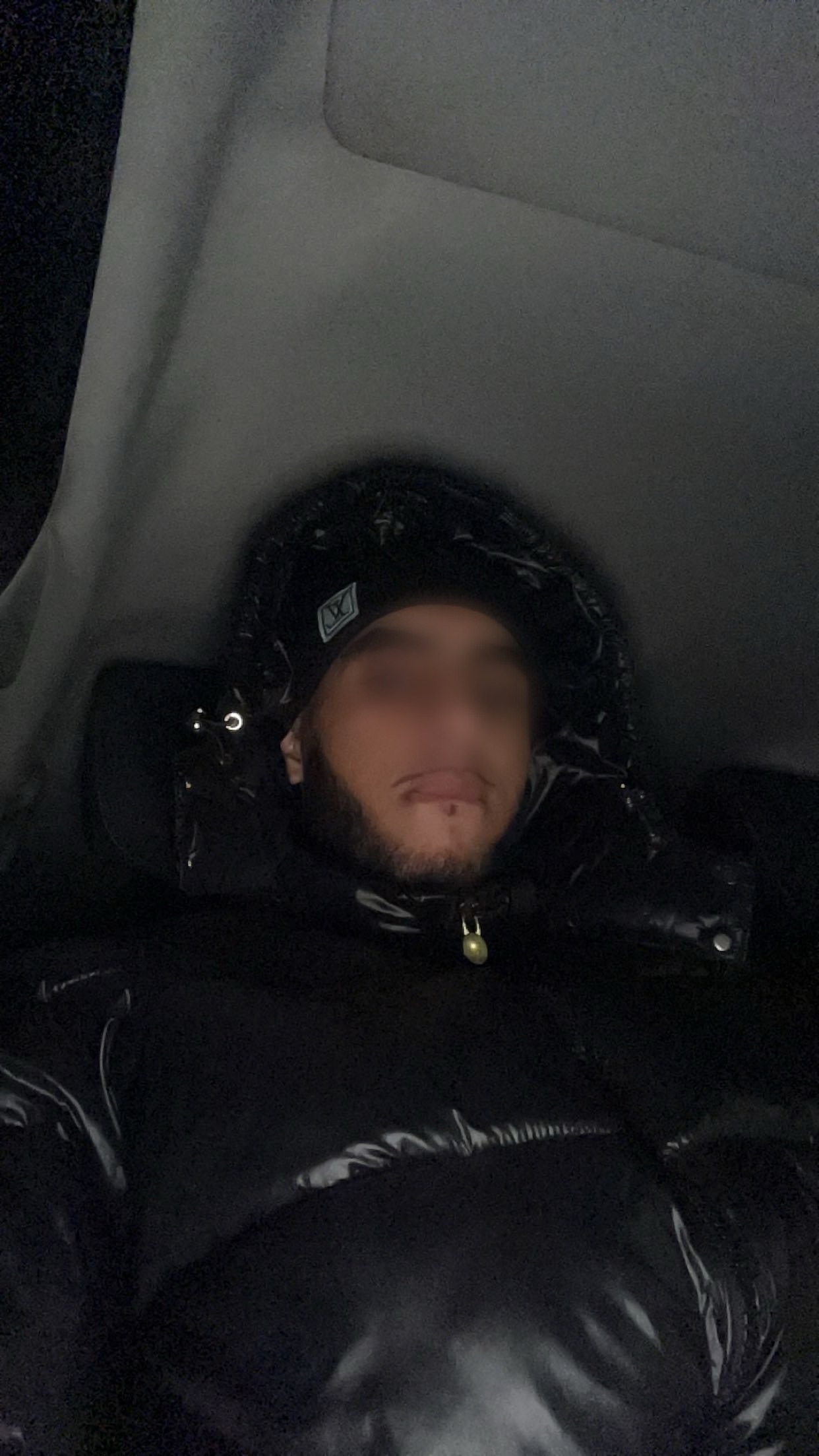 Profil de Florin, 20 ans, Drague gay à Geiss