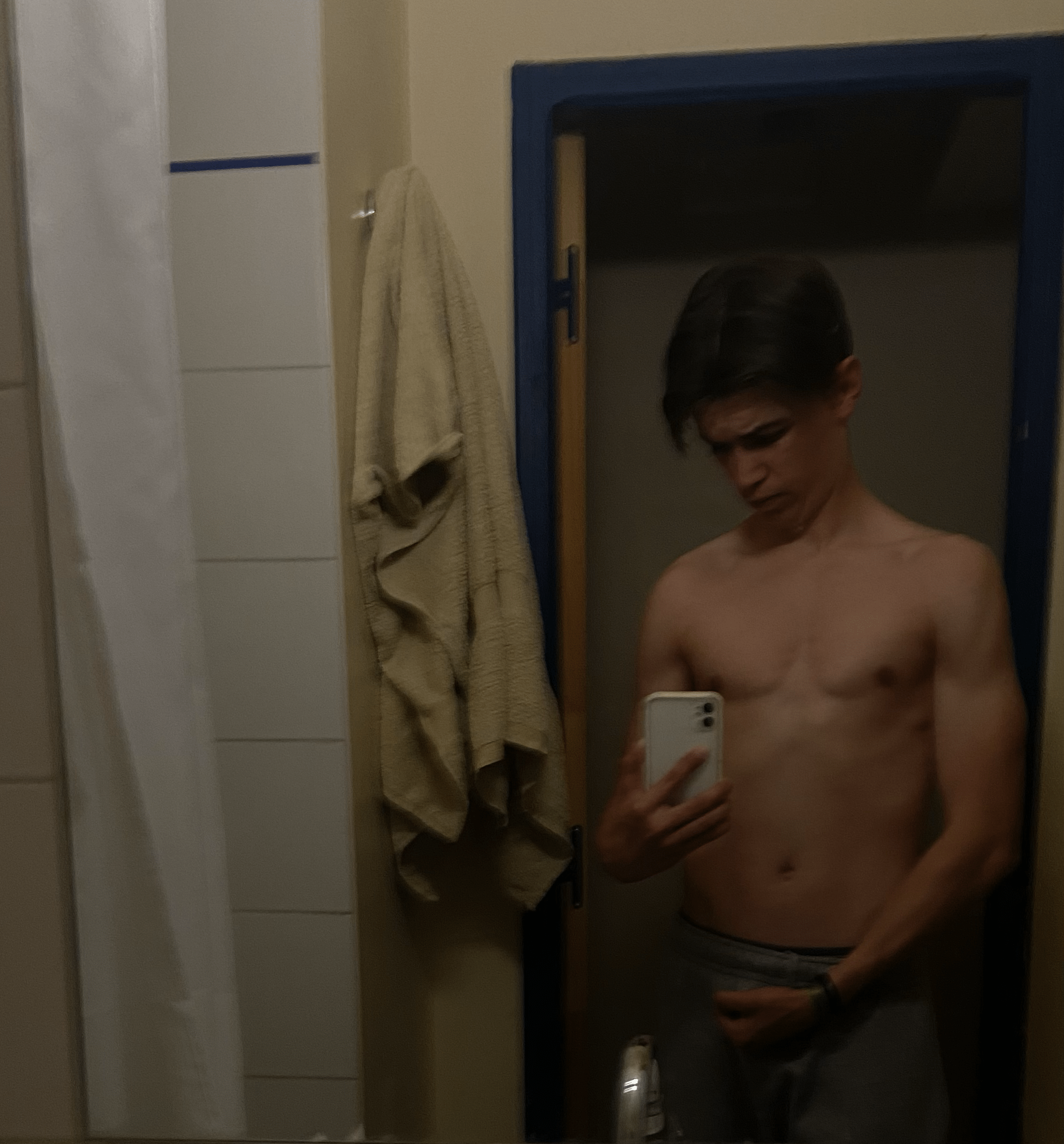 Profil de Lilyan, 19 ans, Drague gay à Cagiallo