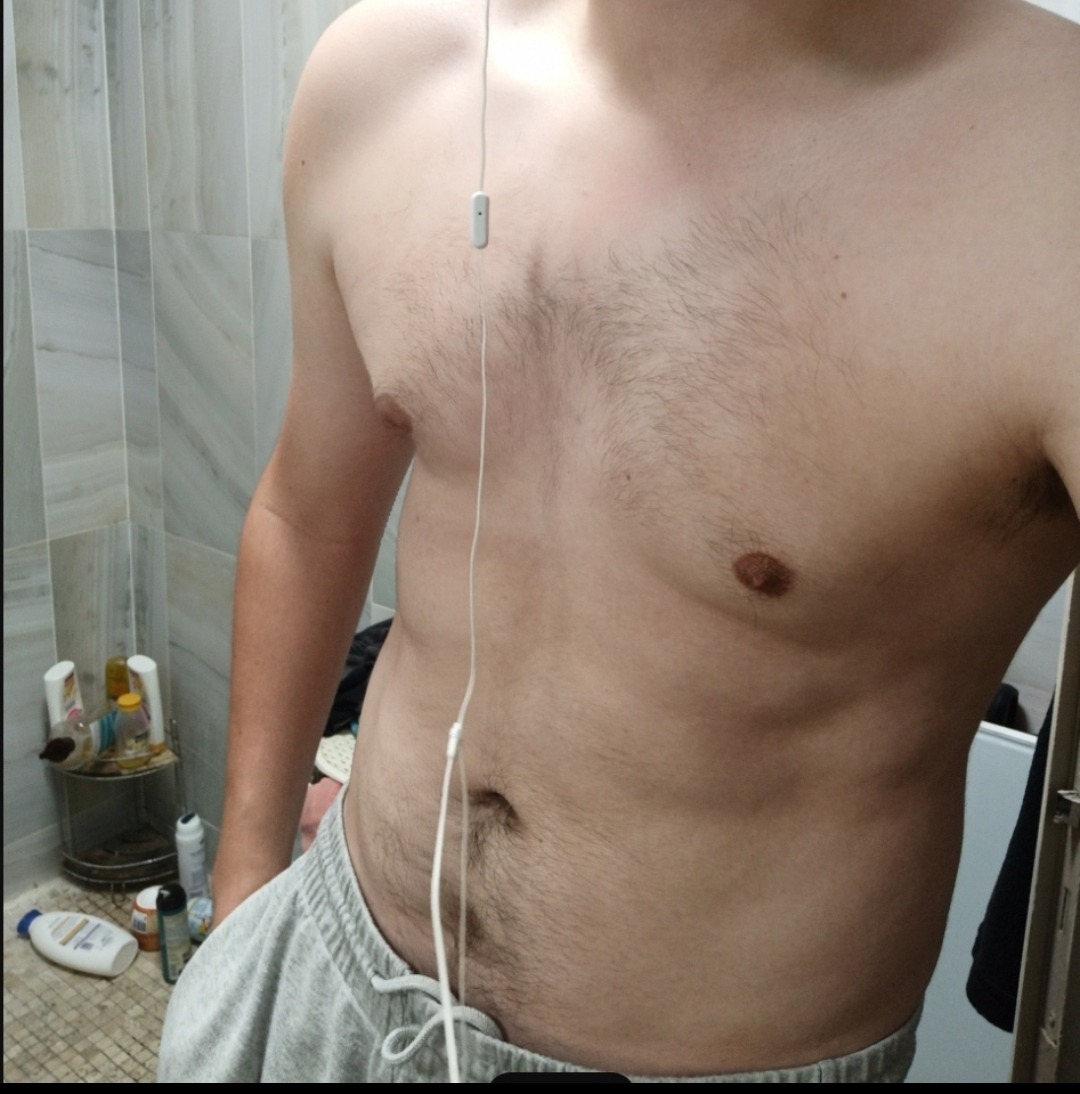 Profil de Eliano, 21 ans, Drague gay à Laax GR