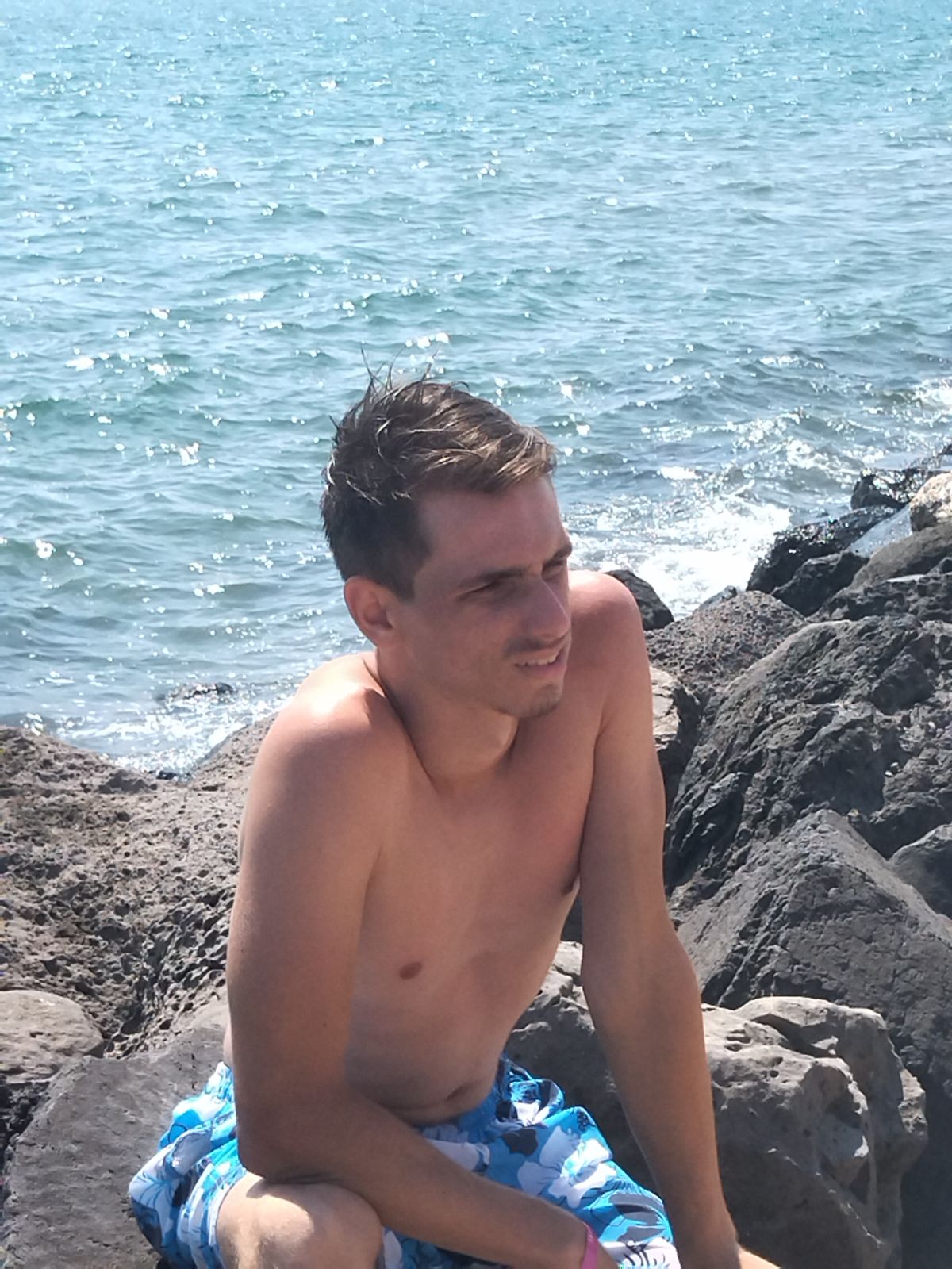 Profil de Richardson, 21 ans, Drague gay à Rasa