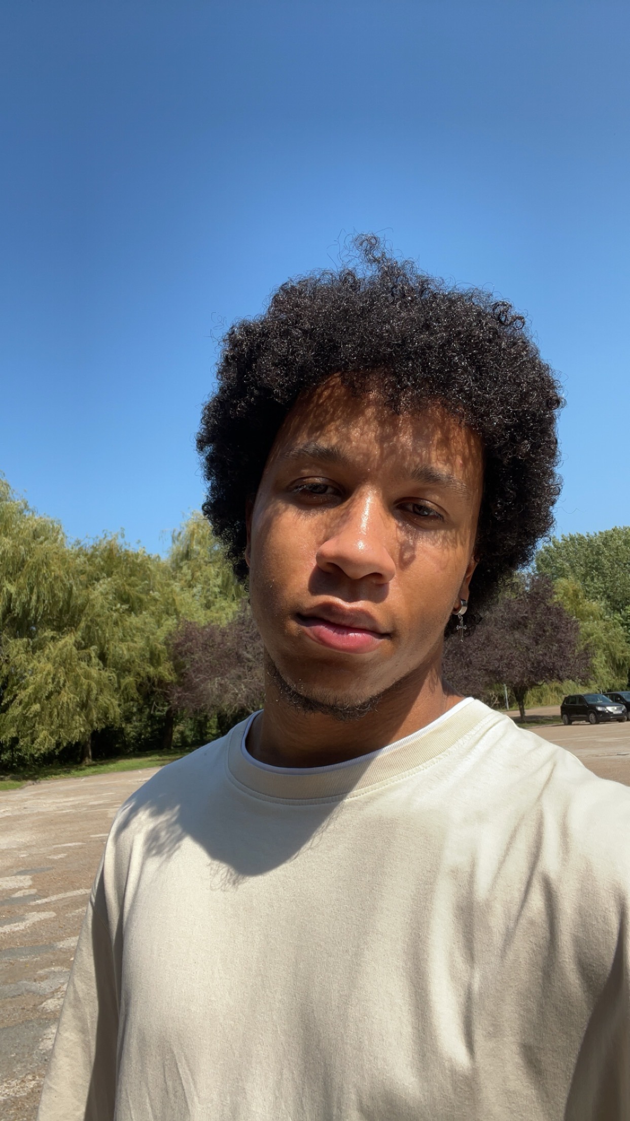 Profil de John, 21 ans, Drague gay à Zweisimmen