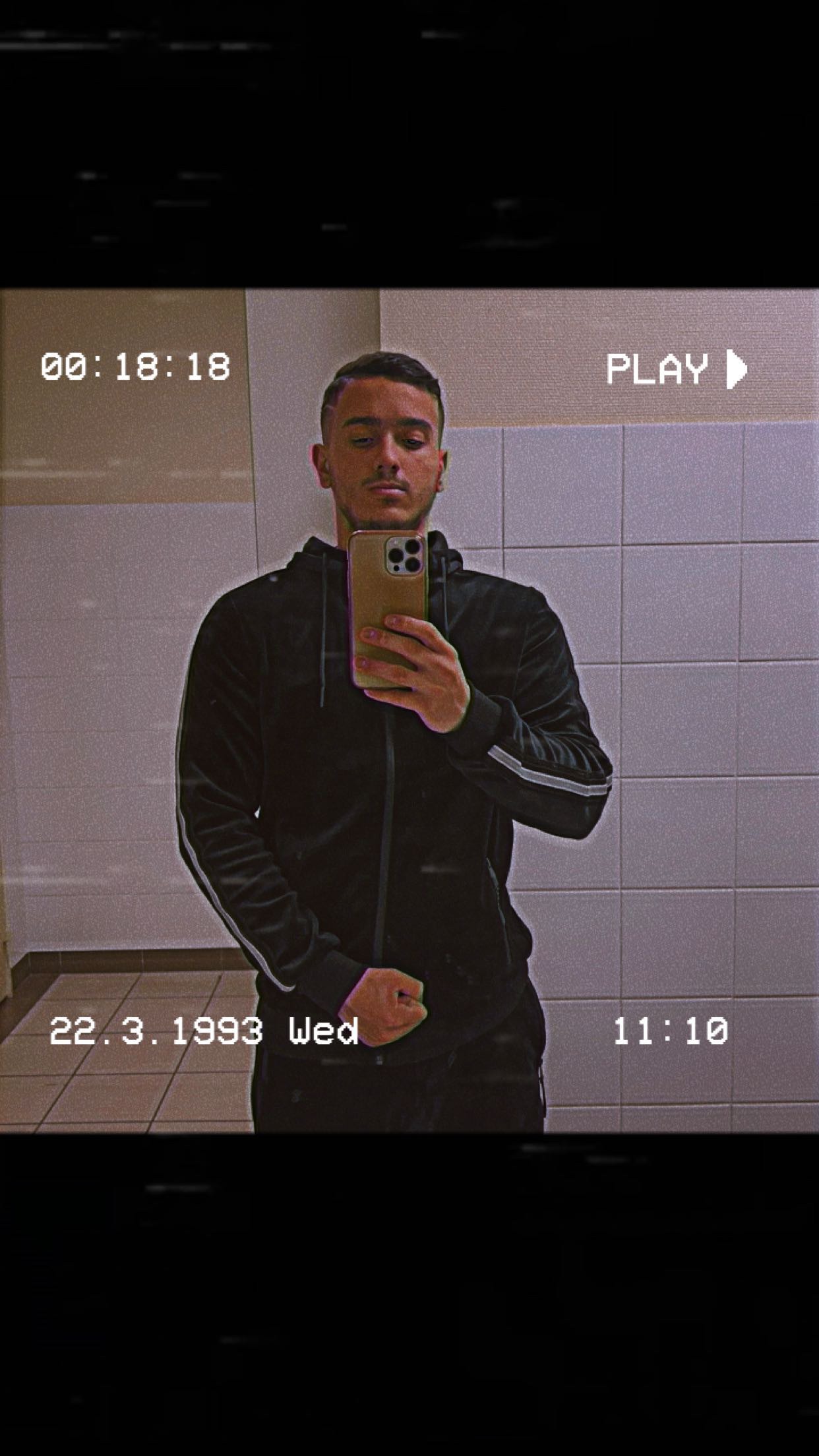 Profil de Mirko, 18 ans, Drague gay à Oleyres