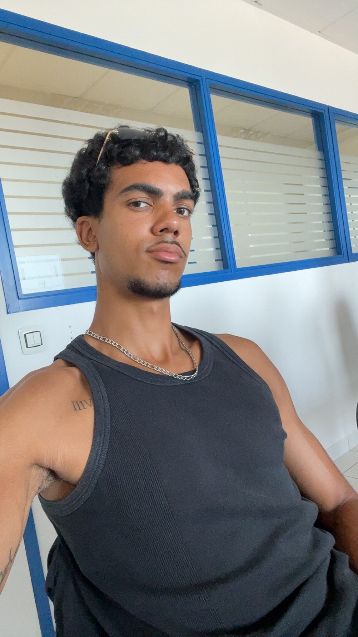 Profil de Marouane, 18 ans, Drague gay à Sullens