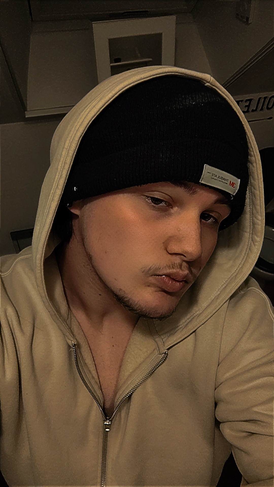 Profil de Yaman, 19 ans, Drague gay à Volken