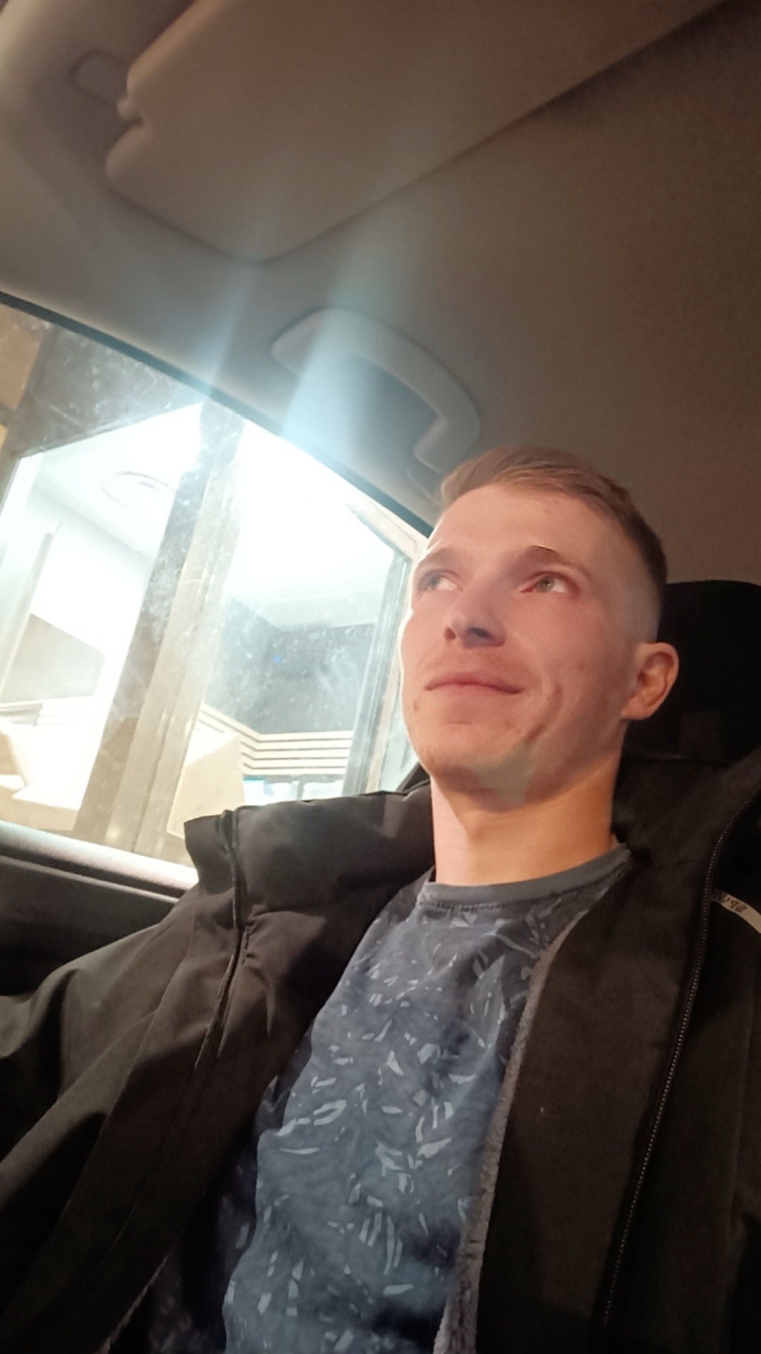 Profil de Mekki, 30 ans, Drague gay à Nyon