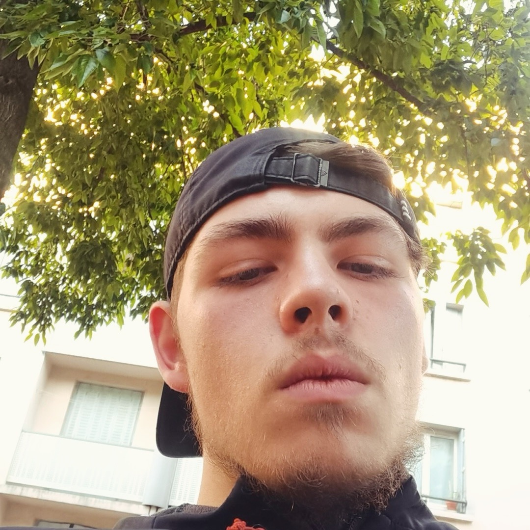 Profil de Faik, 20 ans, Drague gay à Fürstenaubruck