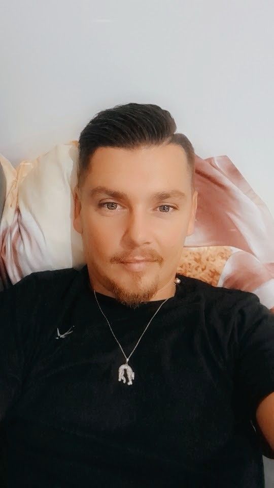 Profil de Omar, 33 ans, Drague gay à Rothenburg