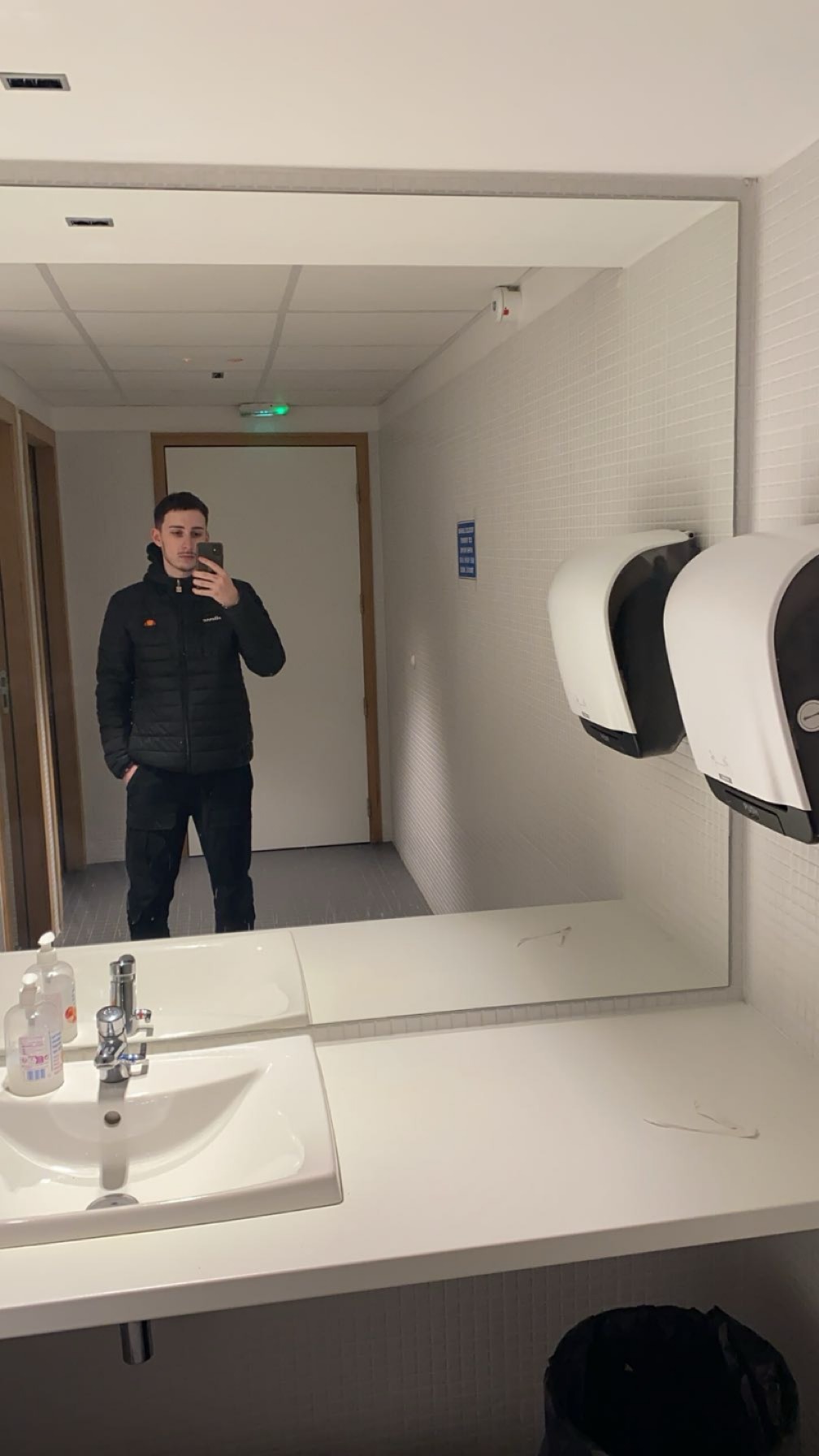 Profil de Guy, 20 ans, Drague gay à Gränichen