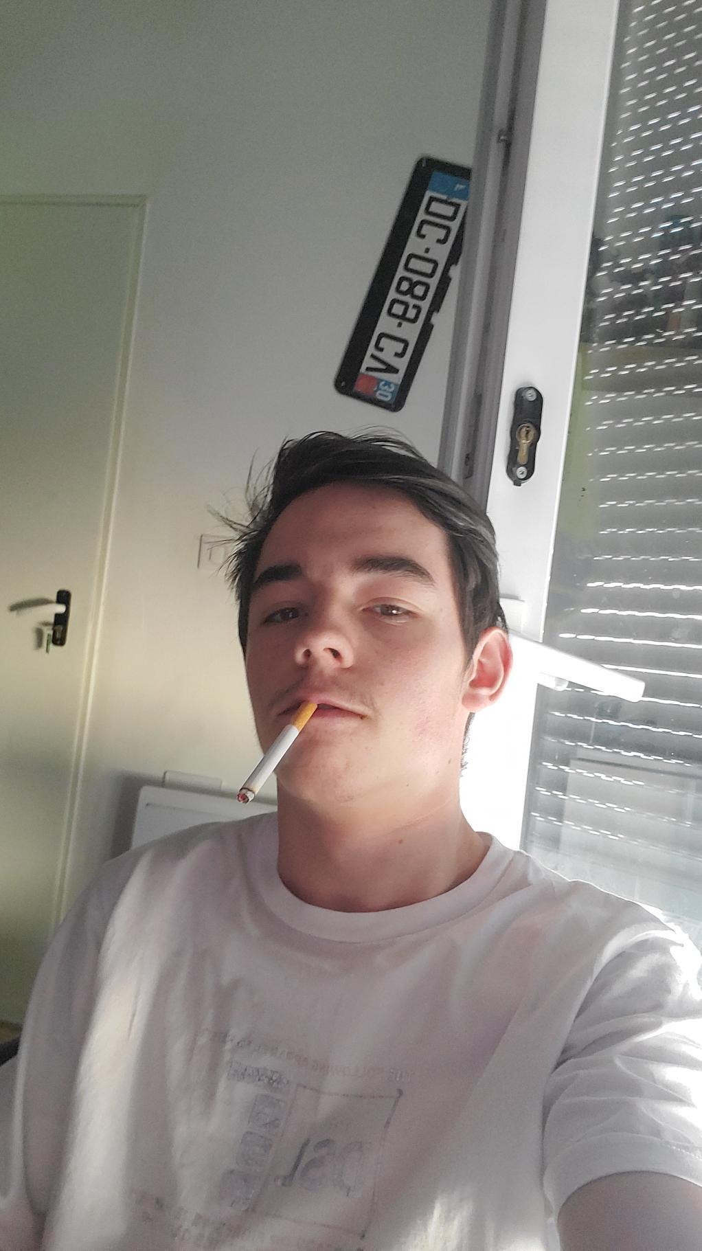 Profil de Clémentin, 24 ans, Drague gay à Ghirone